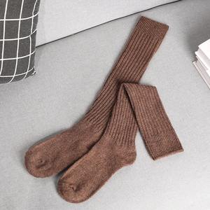 Vente en gros de chaussettes longues Chaussettes d'athlétisme longues de qualité supérieure avec logo personnalisé, imprimé, mode, à bas prix, pour hommes - Product Image 3