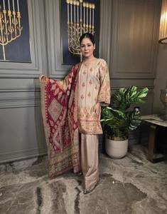 Vestido de fiesta de Bollywood para todas las estaciones sin arrugas Lehenga Choli paquistaní indio para bodas y ocasiones especiales - Product Image 1