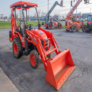 รถตักล้อยางดีเซล Kubota B26 รุ่นขายดีประจำปี 2023 พร้อมเครื่องยนต์ 92 กิโลวัตต์ และชิ้นส่วน KYB - Product Image 1