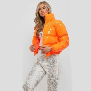 Abrigo de invierno a la moda para mujer, Chaqueta larga de plumón acolchada de pato con piel de oveja y lona, diseño transpirable y decoración de letras - Product Image 5