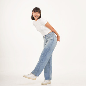 เสื้อยืดครอป Babytee ระบายอากาศได้ดี ไม่เป็นขุย แขนสั้น สีขาว คอทรงโอ เสื้อผ้าผู้หญิง ผลิตในประเทศไทย - Product Image 3