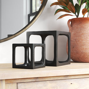 Ensemble de deux sculptures carrées en aluminium tendance à vendre Sculpture en métal au design unique pour la décoration de la maison, du salon et du bureau - Product Image 4