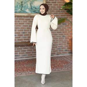 Etamine Robe en maille côtelée brodée Ecru - Product Image 3