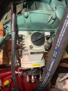 V o l V o Penta 2000 Series 189 HP Motor diésel marino con transmisión Excelente Estado - Product Image 2