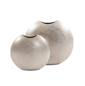 Vase à fleurs en aluminium couleur argent Vase de qualité supérieure au design unique pour mariage et restaurant - Product Image 3