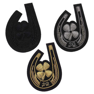 Designer Collection Broderie Applique Patch Motif Forme de Cygne pour Vestes Robes et Sacs à Main en Cuivre - Product Image 4