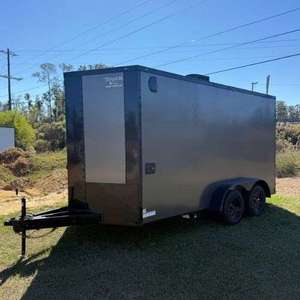 Nouvelle remorque de camion fermée 8,5x16 11,4K avec pack Black Out, capacité de charge de 200 kg, finition pewter, fabriquée en Floride - Product Image 1