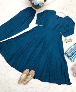 Fusion de la mode: Salwar Kameez de style pakistanais-Fusion de styles traditionnels et modernes, créant un VÊTEMENT de mode chic et élégant - Product Image 6