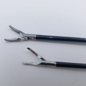 คีมผ่าตัดแบบสองขั้วไฟฟ้าชนิดส่องกล้อง ทำจากสแตนเลสคุณภาพสูง สำหรับการผ่าตัดขนาดเล็ก ใช้ซ้ำได้ พร้อมการรับประกัน 2 ปี - Product Image 6