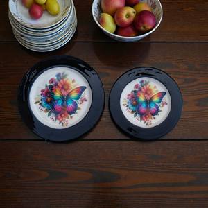 Ensemble de plats de service décoratifs ronds avec imprimé papillon et floral |   Assiettes de présentation et de service haut de gamme - Product Image 4