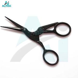 Mini ciseaux ALMAC Black Bird pour la broderie et la coupe de fil avec un design léger et une poignée confortable pour une utilisation prolongée - Product Image 5