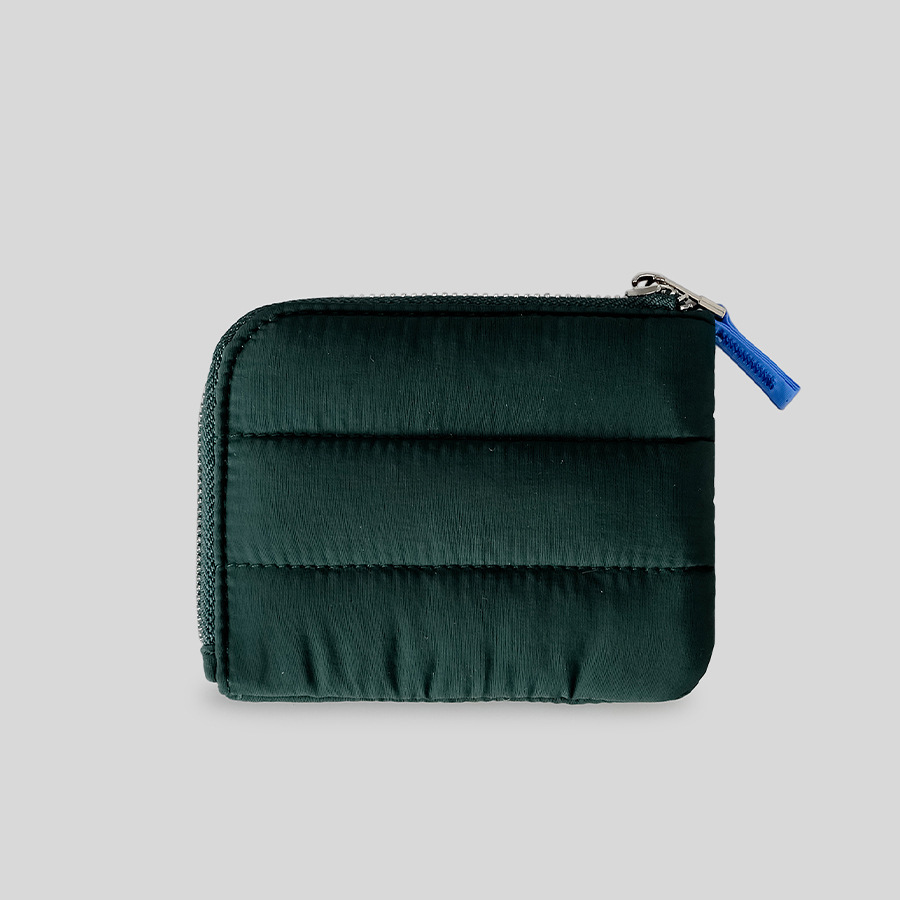 สีเขียวเข้ม