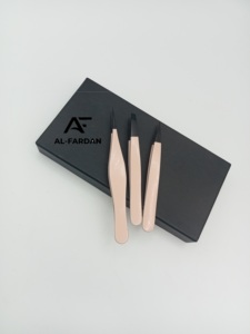 Pince à sourcils beige nude avec pointe noire Pince à épiler d'extension de sourcils pointue en acier inoxydable durable - Product Image 2