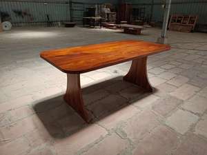 โต๊ะรับประทานอาหารทำจากไม้อะคาเซียเนื้อแข็งพร้อมขาไม้สำหรับสไตล์โมเดิร์นและการใช้ชีวิตที่หรูหรา - Product Image 3