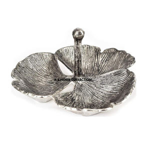 Plateau de service moderne à 3 étages en aluminium moulé, forme de fleur, couleur noire antique, pour servir des noix et des fruits - Product Image 1