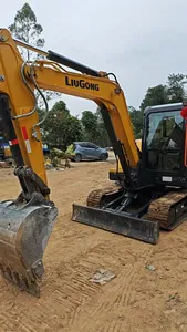 รถขุดมือสองรุ่น 9085F ลดราคาพิเศษ แรง ทนทาน คุ้มค่า กะทัดรัด เหมาะสำหรับงานดิน - Product Image 1