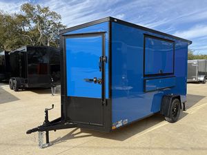 Tenemos el Mejor Precio del Mercado: Remolque de Carga Cerrado Azul 7x18 con Punta en V, Doble Eje, Frenos Eléctricos, Remolque Utilitario Blackout - Product Image 2