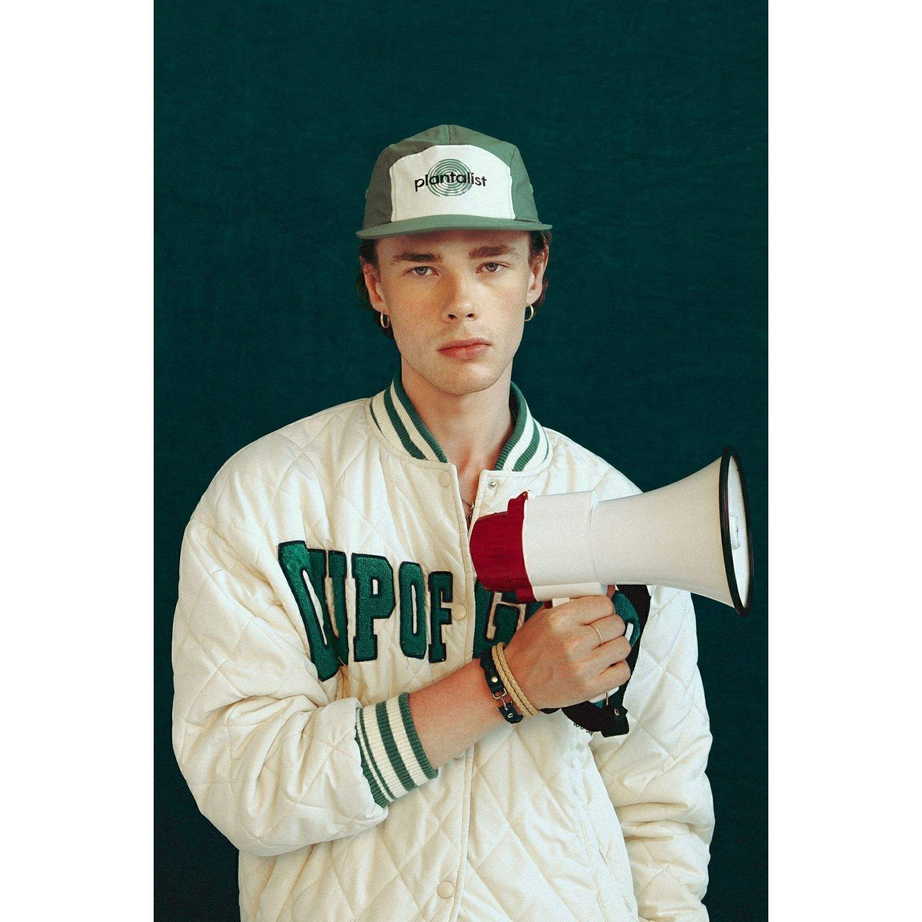 สีเขียวเข้ม