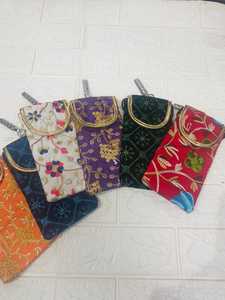 Pochettes mobiles brodées à la main pour femmes cadeaux de mariage indien, cadeaux de fête, cadeaux de retour, pochette d'utilisation rakhi et festive - Product Image 4