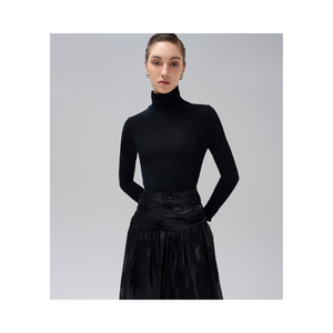 เสื้อถักคอเต่าสำหรับผู้หญิงเป็นมิตรกับสิ่งแวดล้อมป้ายผ้าที่กำหนดเองผู้ผลิตแฟชั่นที่ยั่งยืน - Product Image 1