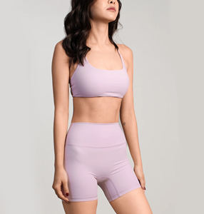 Ensemble de vêtements de sport personnalisés Femmes Soutien-gorge et short de sport 2 pièces Ensemble de vêtements de sport pour Fitness Gym & Yoga | Approvisionnement d'usine OEM - Product Image 5