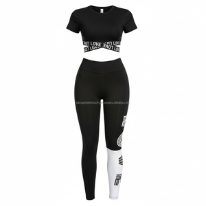 Ensemble de vêtements de sport pour femmes avec imprimé « Love » noir, leggings patchwork personnalisés OEM, ensemble de 2 pièces pour la salle de sport, l'entraînement et le fitness - Product Image 1