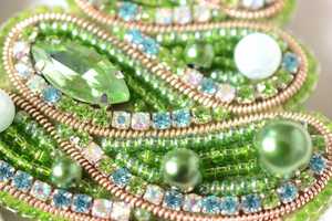 Broches con cuentas Broche de diseñador hecho a mano. Accesorios de alta calidad. Broche de diseño único. Baby shower, el mejor regalo. - Product Image 5