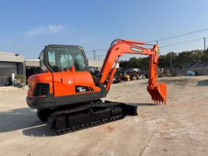Mini-excavatrice Doosan DX60 d'occasion, excavatrice sur chenilles d'origine pour les projets de construction urbaine, d'entretien des équipements et d'aménagement paysager - Product Image 6