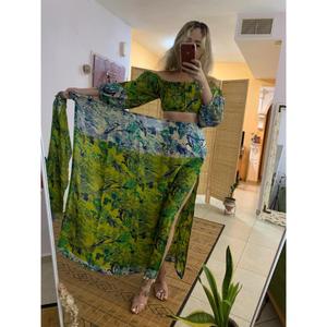 Conjunto de Falda de Dos Piezas para Mujer, Ecológico, Estilo Boho, Estampado, Liso, Teñido, Top Corto de Manga Larga con Cuello en V y Falda Maxi Cruzada con Abertura Alta - Product Image 4