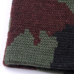 Gorro de punto Jacquard verde de corte bajo para hombre, gorro de calavera sin puños, gorro de invierno personalizado, gorro corto de calavera de camuflaje para hombre - Product Image 5