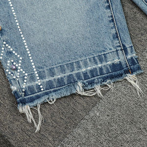 Short en jean pour homme Short en jean personnalisé avec bords bruts et délavé en détresse Short en jean baggy avec strass Streetwear Short en jean avec logo personnalisé - Product Image 5