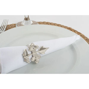 Rond de serviette design admirable argent renne anneaux de serviette faits à la main ensemble de 4 porte-serviettes par Indian Metal World - Product Image 6