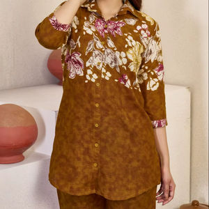 Conjunto de Kurti y Pantalón con Estampado Floral para Mujer, Conjunto Coordinado de Algodón, Ropa Étnica Informal para Mujer - Product Image 1