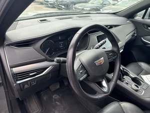 Vehículo Eléctrico Cadillac XT4 Premium Luxury AWD 2023 con Batería de 90-110 kWh, Motor de 300 kW y Autonomía NEDC de 401-500 km en Venta - Product Image 6