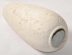 Vase Sculptural en Pierre de Travertin Artistique Design Texturé Moderne Fait à la Main Durable Accent pour la Décoration Intérieure de Luxe - Product Image 5