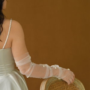 Bridella ถุงมือ OG35ผ้าซาตินและลูกไม้แบบไม่มีนิ้วประดับพลอยเทียมและไข่มุกนุ่มและยืดหยุ่นสำหรับงานแต่งงานงานพรอมและงานที่เป็นทางการ - Product Image 2