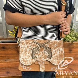 กระเป๋าสะพายหนังวัวแท้แฟชั่นใหม่กระเป๋าสะพายข้างหนังกลับแท้สลักด้วยเลเซอร์สำหรับผู้หญิงทันสมัยเรียบง่าย - Product Image 1