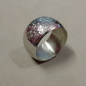 Ensemble de ronds à serviette en résine multicolore de la meilleure conception Vaisselle multiforme pour la maison et le restaurant Cuisine Nouveau style de vaisselle - Product Image 4