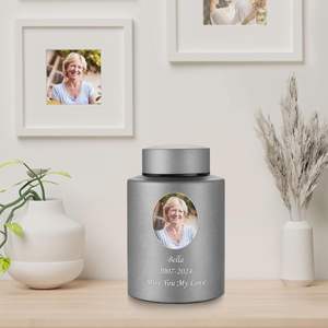 Photo Urnes de crémation personnalisées pour cendres humaines Mémorial funéraire personnalisé en acier inoxydable 5.9 pouces Souvenir décoratif moyen - Product Image 3