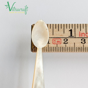 Mini cuillère Unique fabriquée à partir de coquilles de nacre dorées de haute qualité rend le plaisir du Caviar plus luxueux taille 5.5cm - Product Image 4