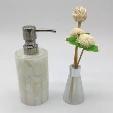 Ensemble de salle de bain en résine ensemble d'accessoires de salle de bain en résine de verre à motif produit Offre Spéciale artisanat naturel en vente - Product Image 6