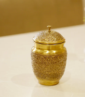 Globe en laiton antique Laddu Dabba, artisanat indien, modèle WT-029, résistant à l'humidité, compatible lave-vaisselle, design élégant à bordure gravée