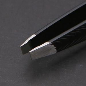 แหนบแต่งคิ้วปลายเฉียงสีดำคุณภาพระดับมืออาชีพ ผลิตจากสแตนเลส รับทำโลโก้ตามสั่ง มีหลายสีให้เลือก บริการ OEM - Product Image 5