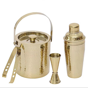 Juego de barras de metal martillado Dorado de la mejor calidad al por mayor, cubo de hielo con tapa, pinzas y coctelera, todo en uno, estilo premium - Product Image 1