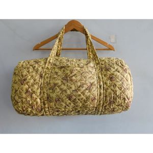 กระเป๋าเดินทางผู้หญิงใบใหญ่สีเหลือง แบบมีซิป ผ้าไหมลายดอกไม้ น้ำหนักเบา ใช้สำหรับออกกำลังกาย เล่นโยคะ เดินทาง สะพายไหล่ มีหูหิ้วนุ่ม - Product Image 4