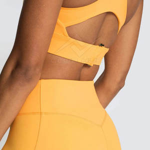 Nouveau style de vêtements de fitness décontractés pour femmes ensemble de yoga durable en motif solide avec logo avant pour l'entraînement et le yoga - Product Image 6