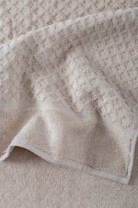 Serviette de bain de luxe 100% coton gaufré Jacquard de qualité supérieure pour le confort et la durabilité - Product Image 3