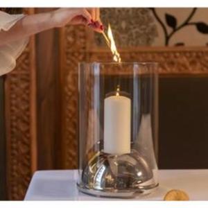 Candelero de acero inoxidable de moda con elementos de diseño contemporáneo para una experiencia de decoración del hogar moderna y elegante - Product Image 2