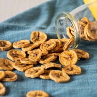 Knapperige Gedroogde Bananenplakjes Goedkoopste Prijs Droge Plak Bananen Chips Topfabriek Om Direct Te Verkopen