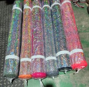 Tissu en maille imprimé holographique en nylon et lycra 58/60 pouces - Product Image 2